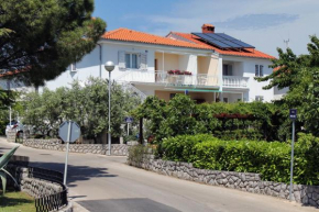 Apartments and rooms with parking space Krk - 5371